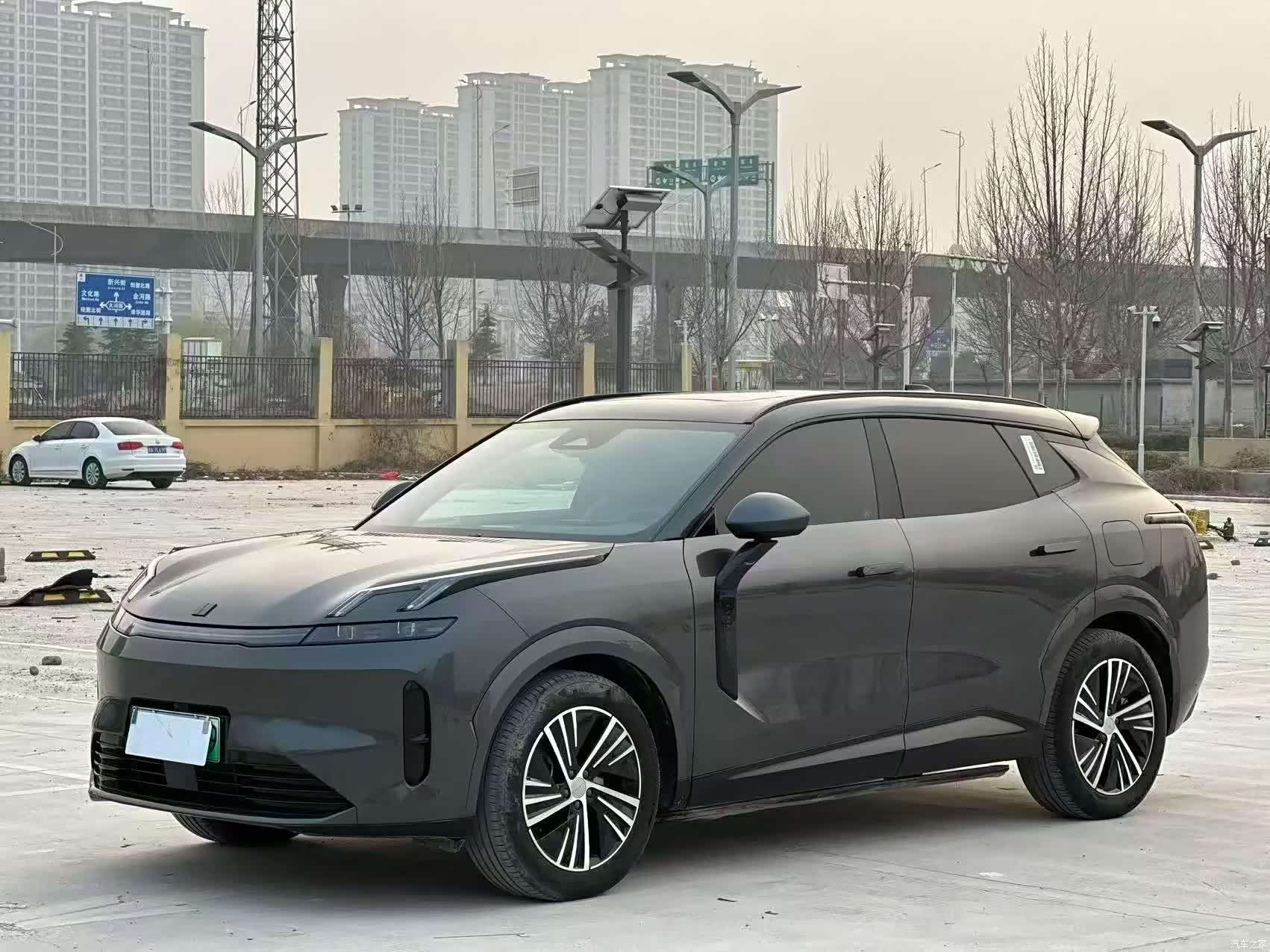 Lynk & Co 02