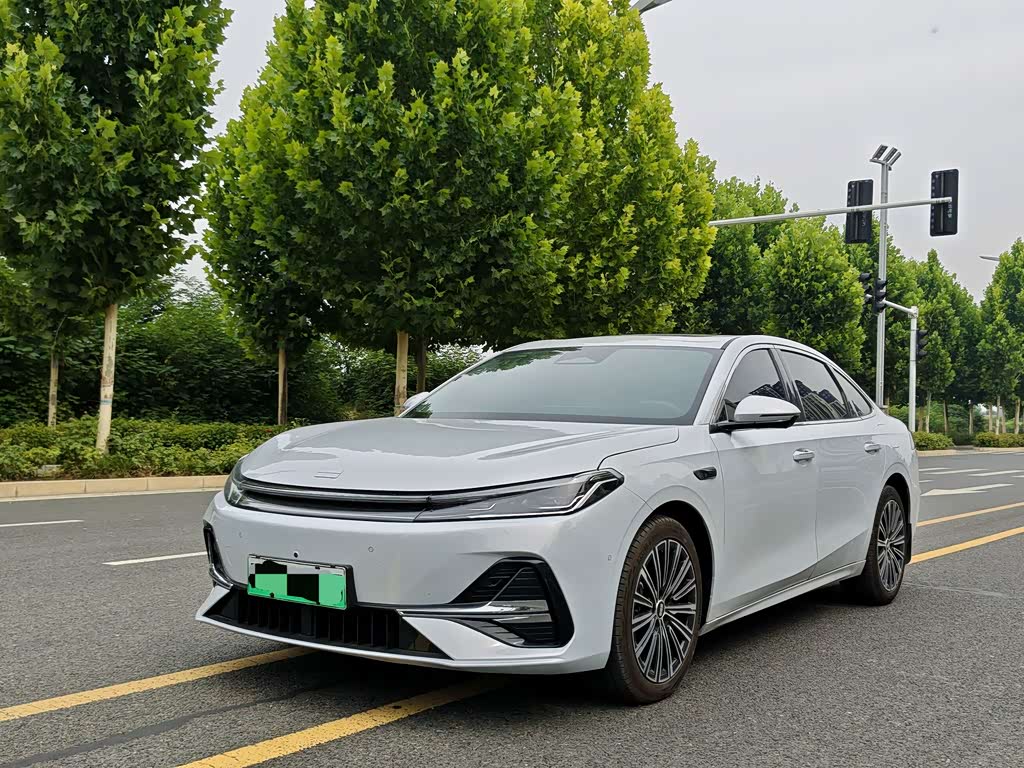 Geely Galaxy A7 EM