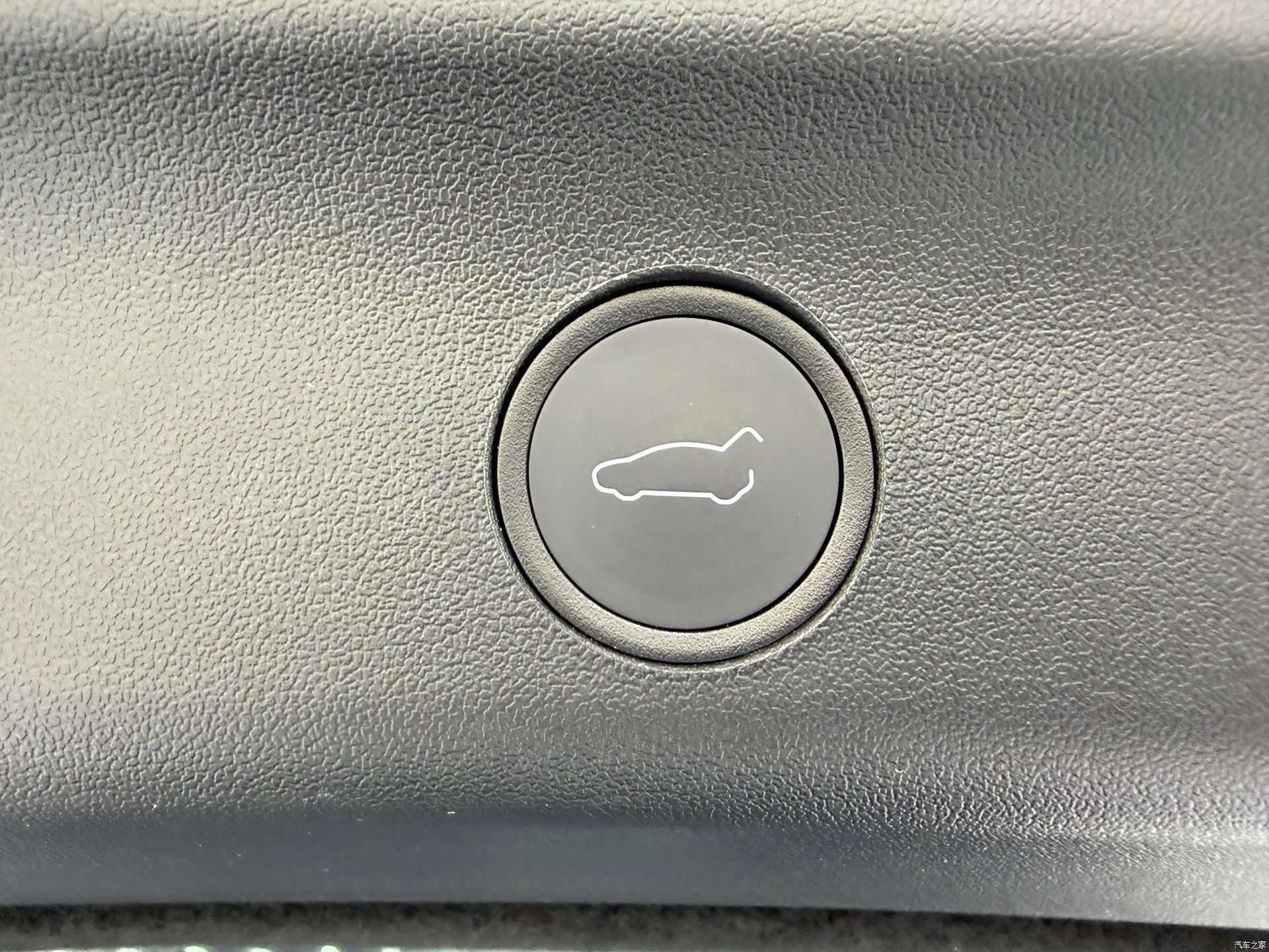 Tesla Model Y, 2022 18