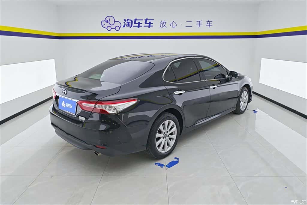 Toyota Camry, 2021 3