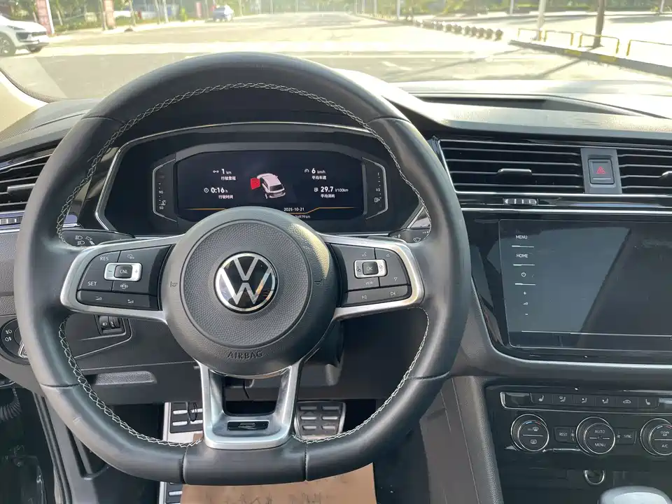 Volkswagen Tiguan L