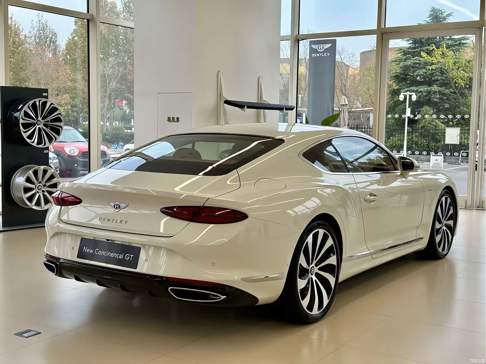 Bentley Continental GT, 1900 4