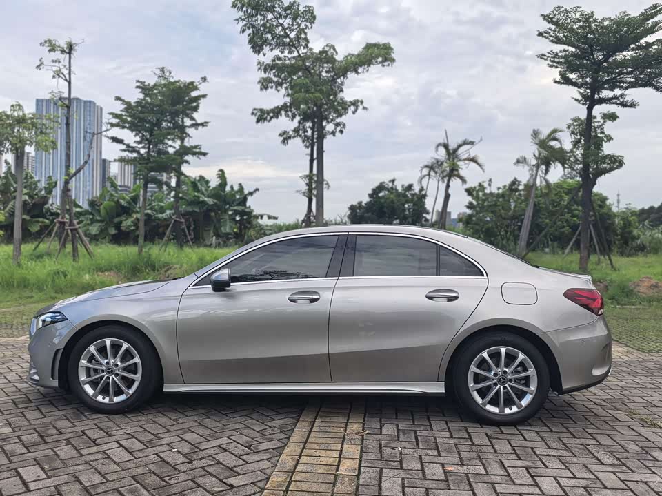 Mercedes-Benz Class A Mercedes-Benz Class A
