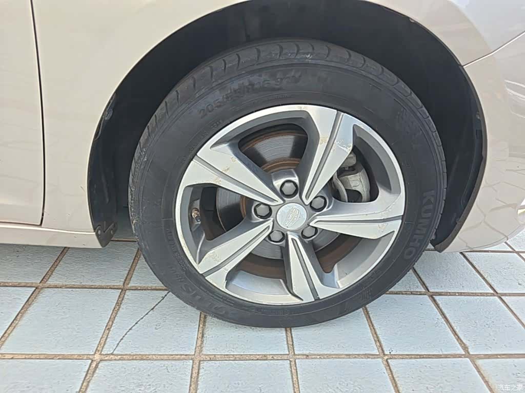 Geely Emgrand, 2019 14
