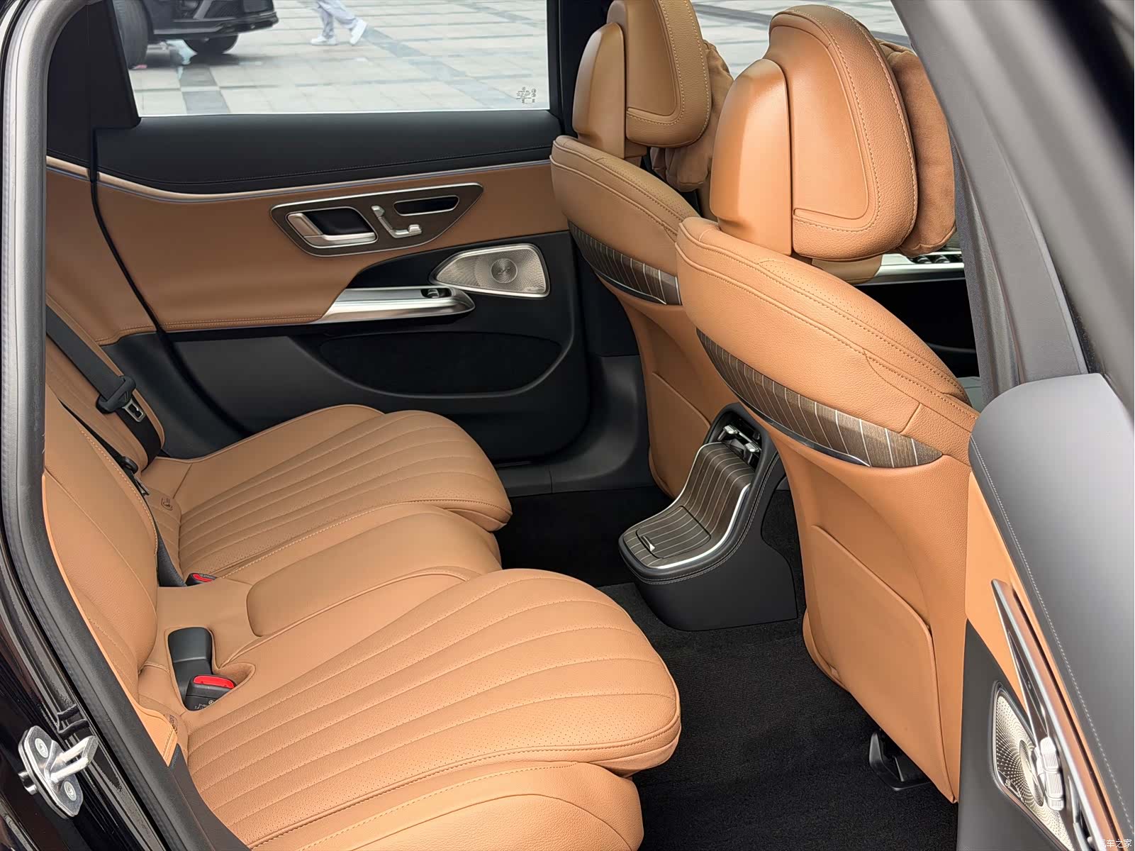 Mercedes-Benz E-Class, 2024 15