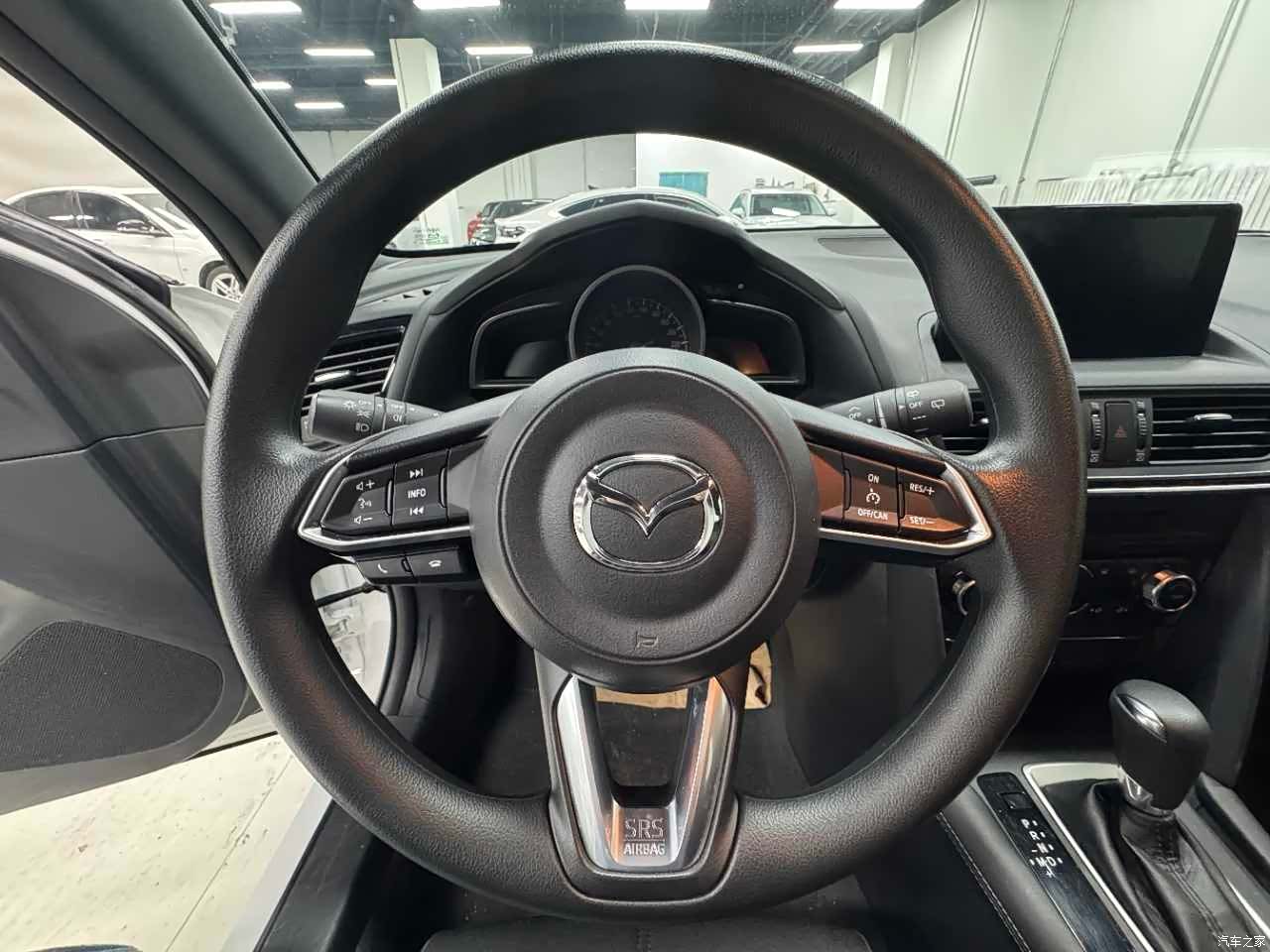 Mazda CX-4, 2023 12