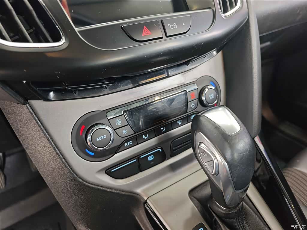 Ford Focus, 2014 19