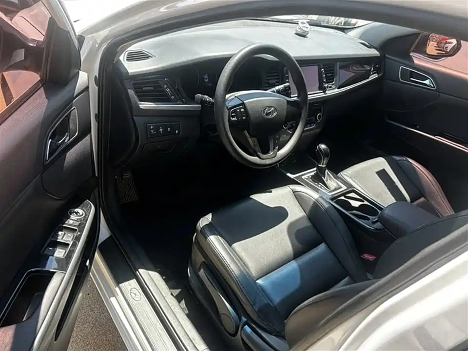 Hyundai Name picture