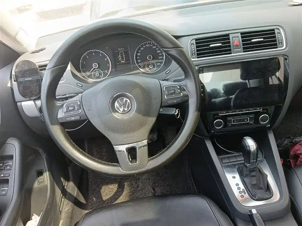 Volkswagen Sagitar