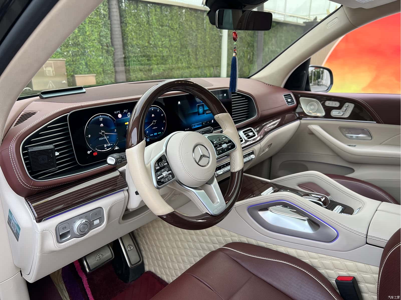 Maybach GLS, 2021 9