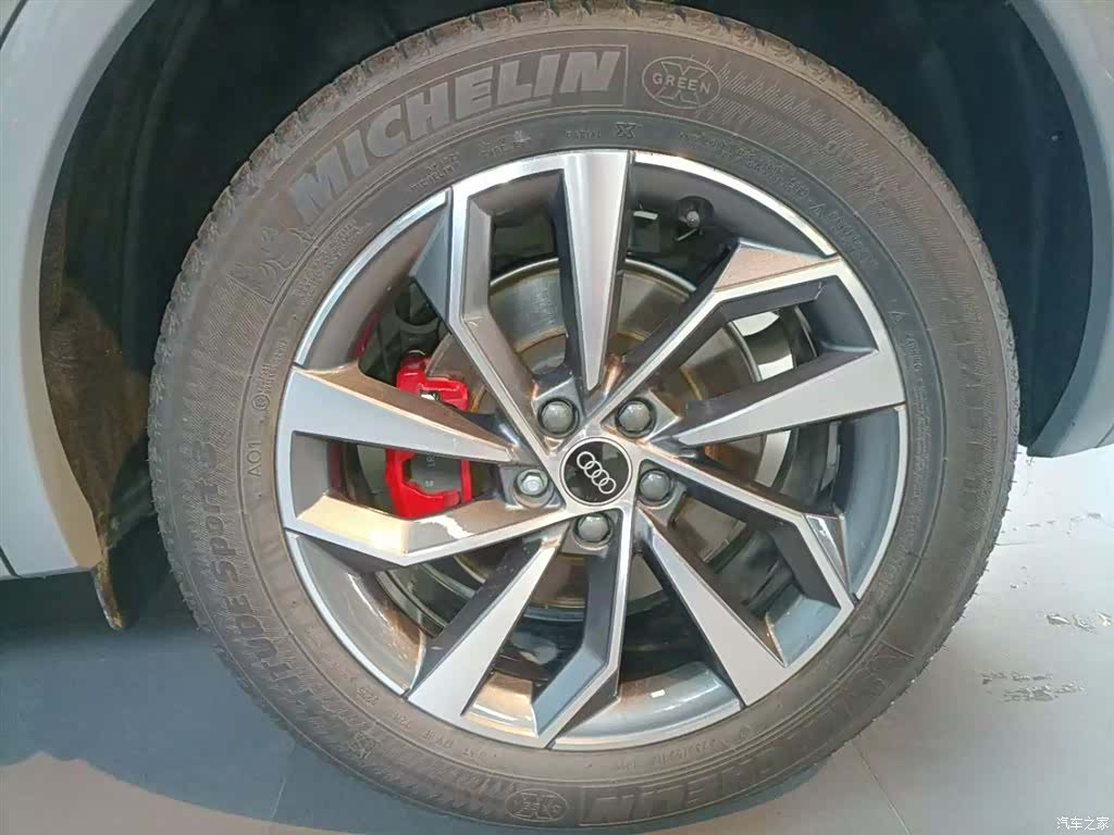 Audi Q5L, 2025 15
