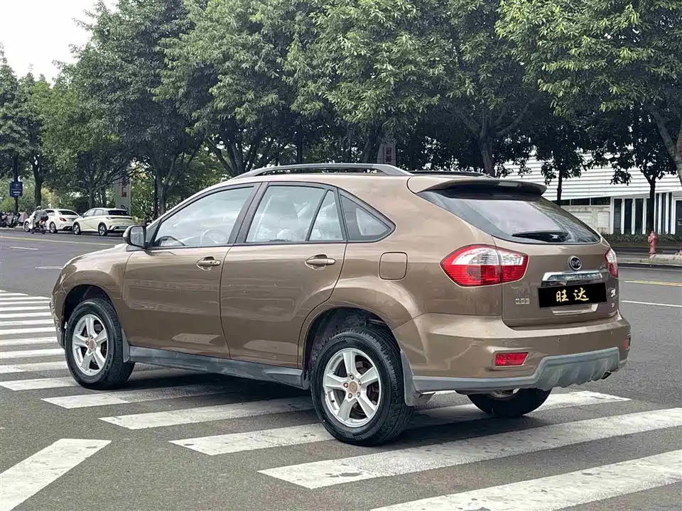 BYD S6