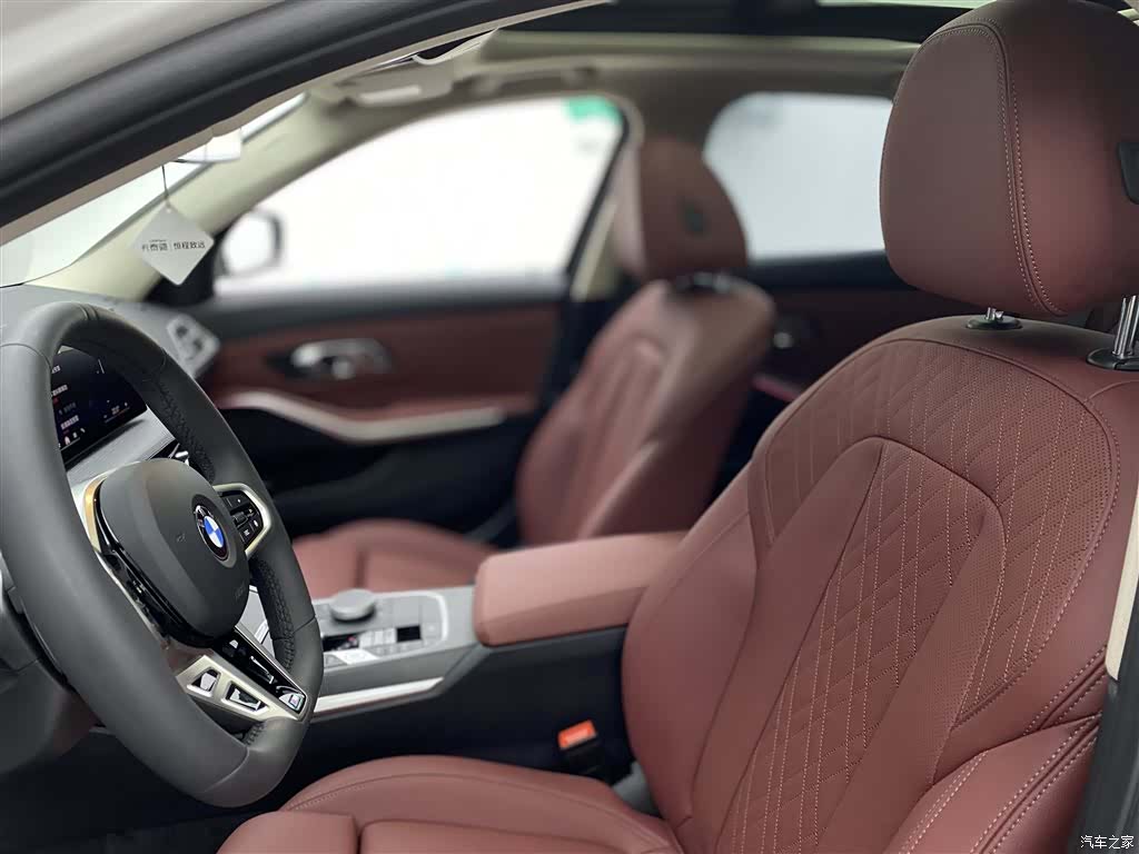 BMW 3 Series, 2025 22