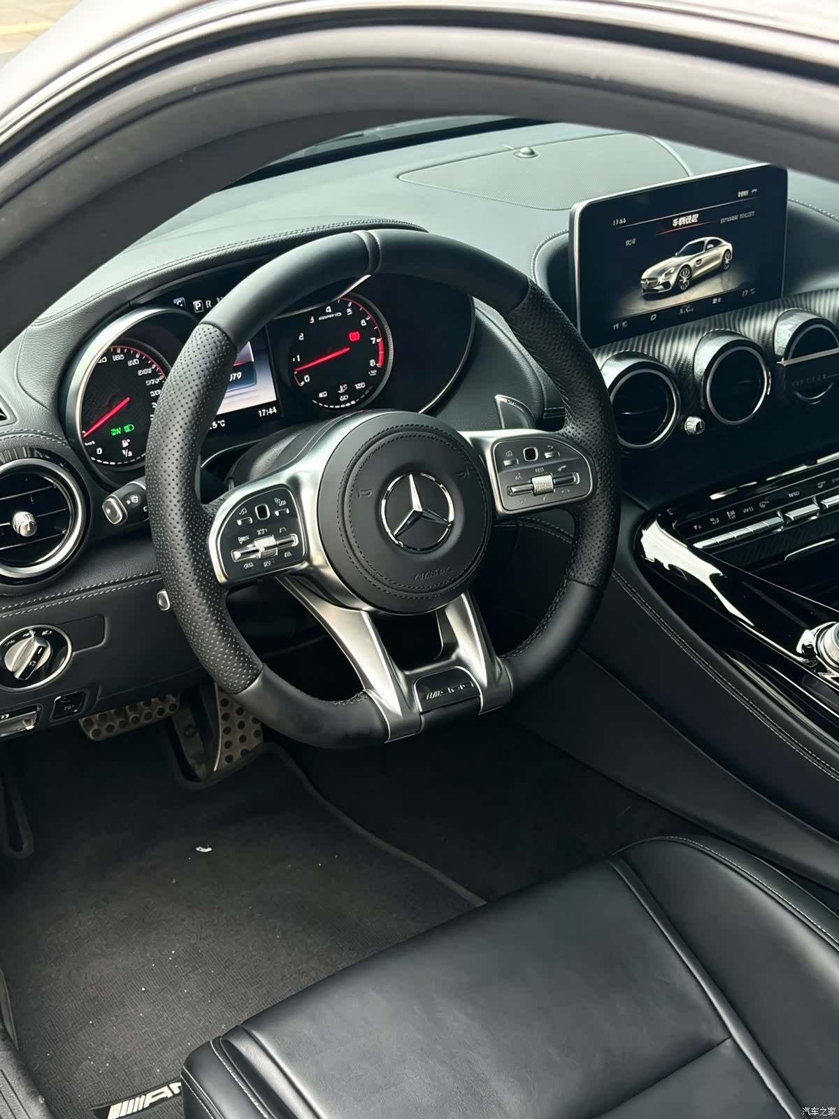 MG AMG, 2017 10