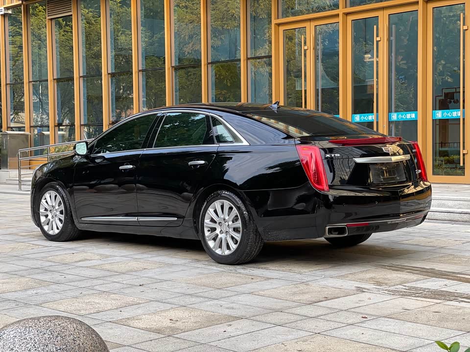 Cadillac XTS