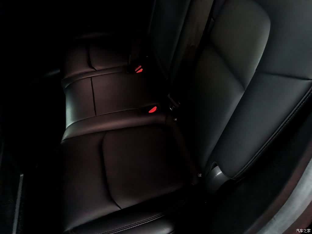 Tesla Model Y, 2023 17