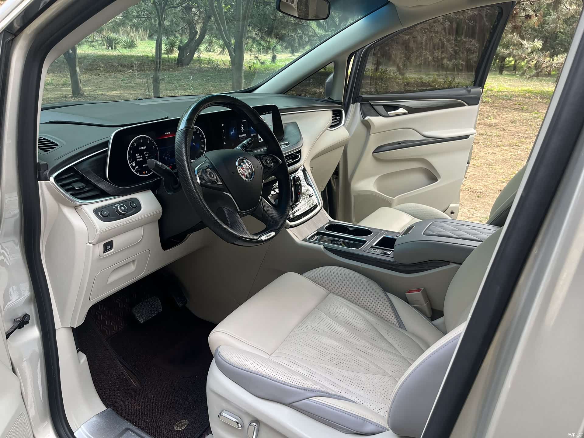 Buick GL8, 2022 4