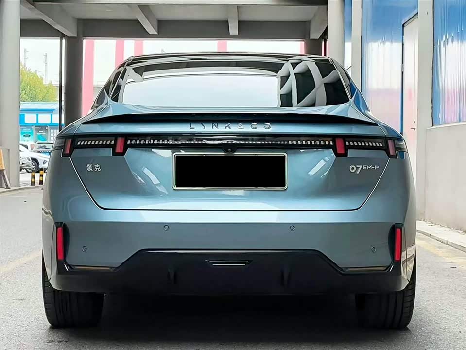 Lynk & Co 07 EM-P