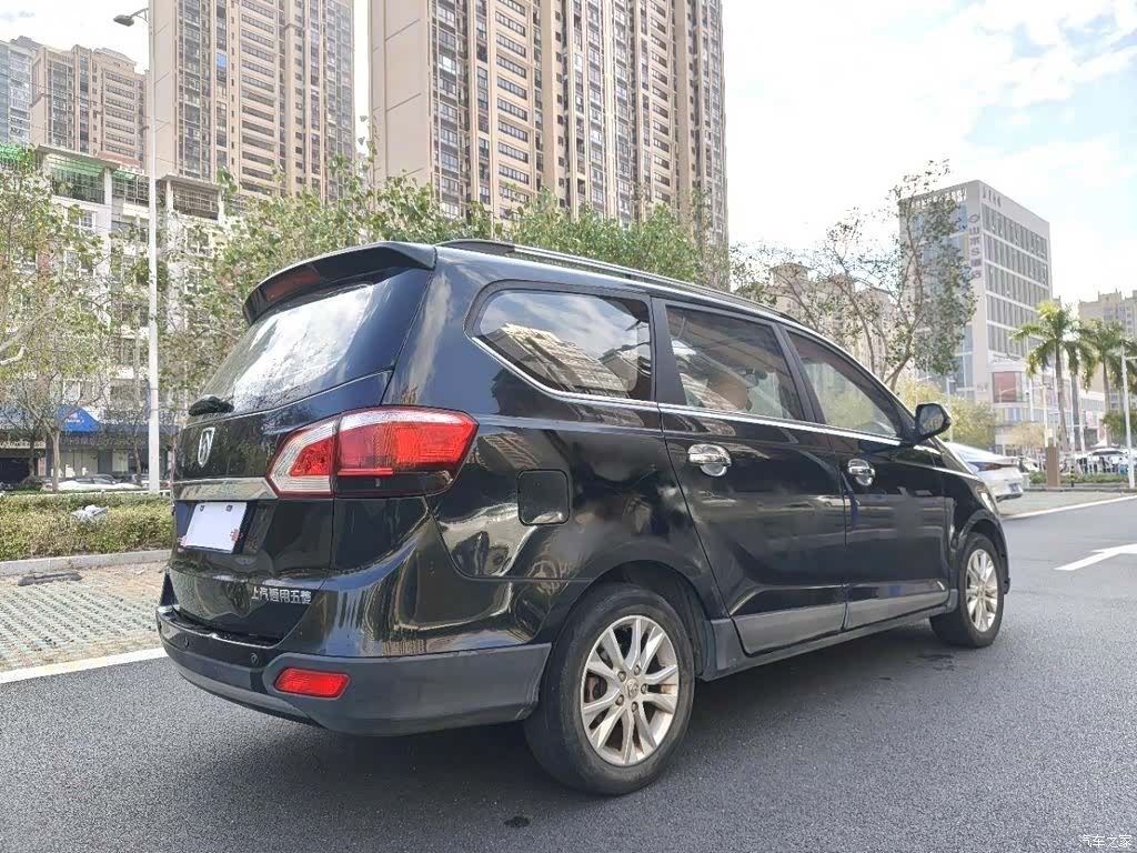 Wuling 730, 2015 7