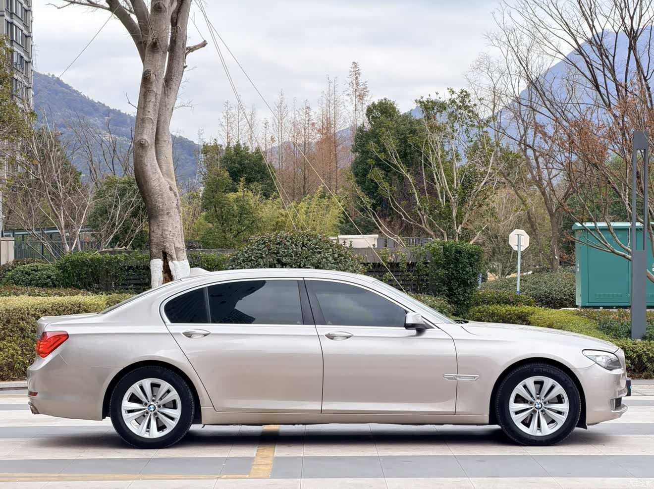 BMW 7 Series, 2012 12