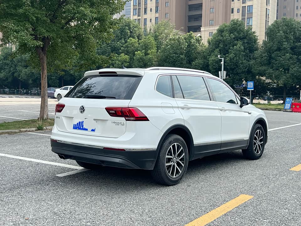 Volkswagen Tiguan L