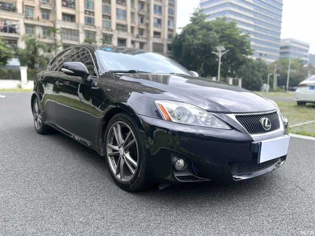 Lexus IS, 2012 3