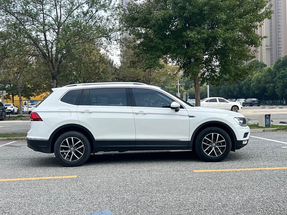 Volkswagen Tiguan L