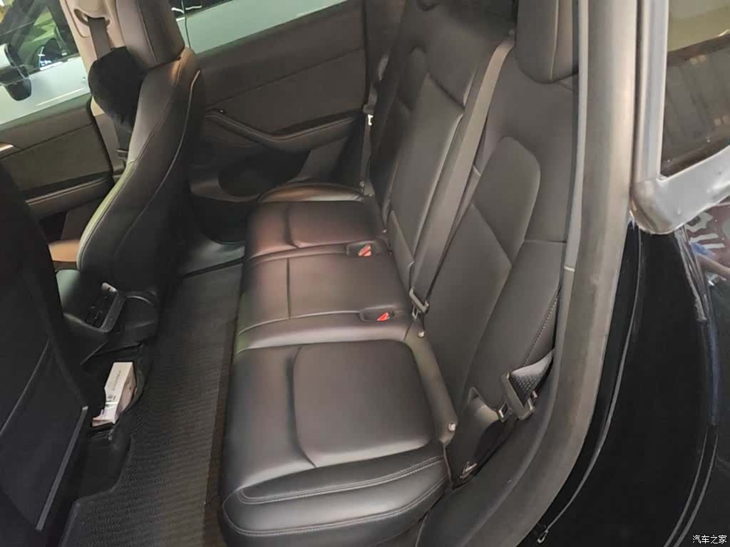 Tesla Model Y, 2021 17