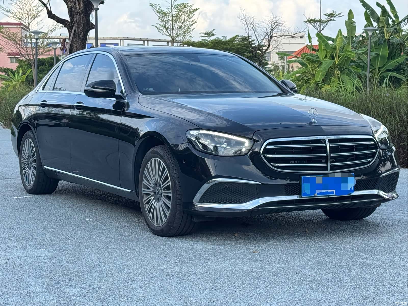 Mercedes-Benz E-Class, 2023 3