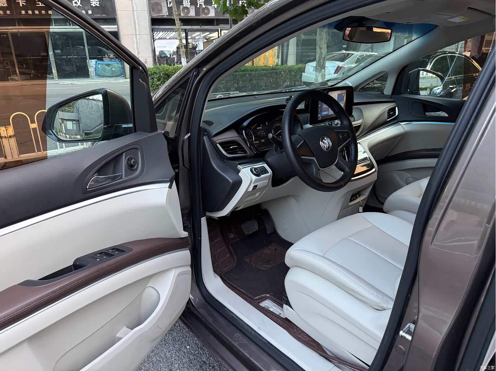 Buick GL8, 2021 8