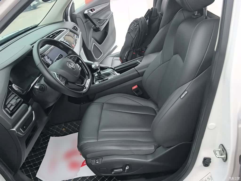 DongFeng AX7, 2019 15