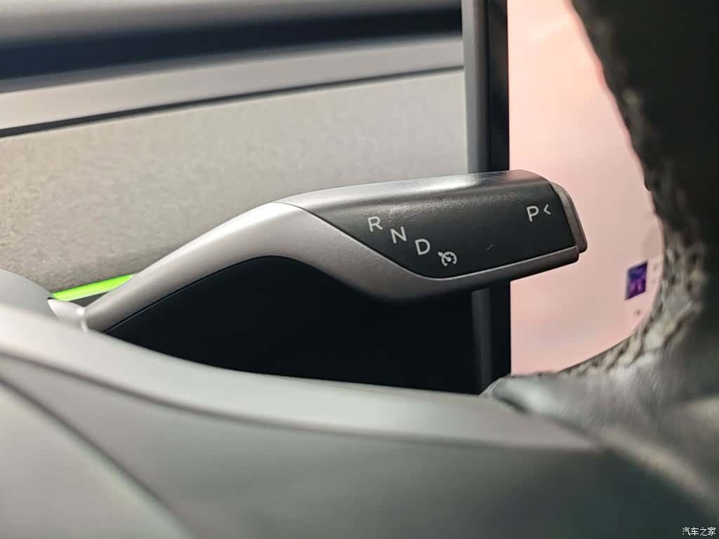 Tesla Model Y, 2023 14
