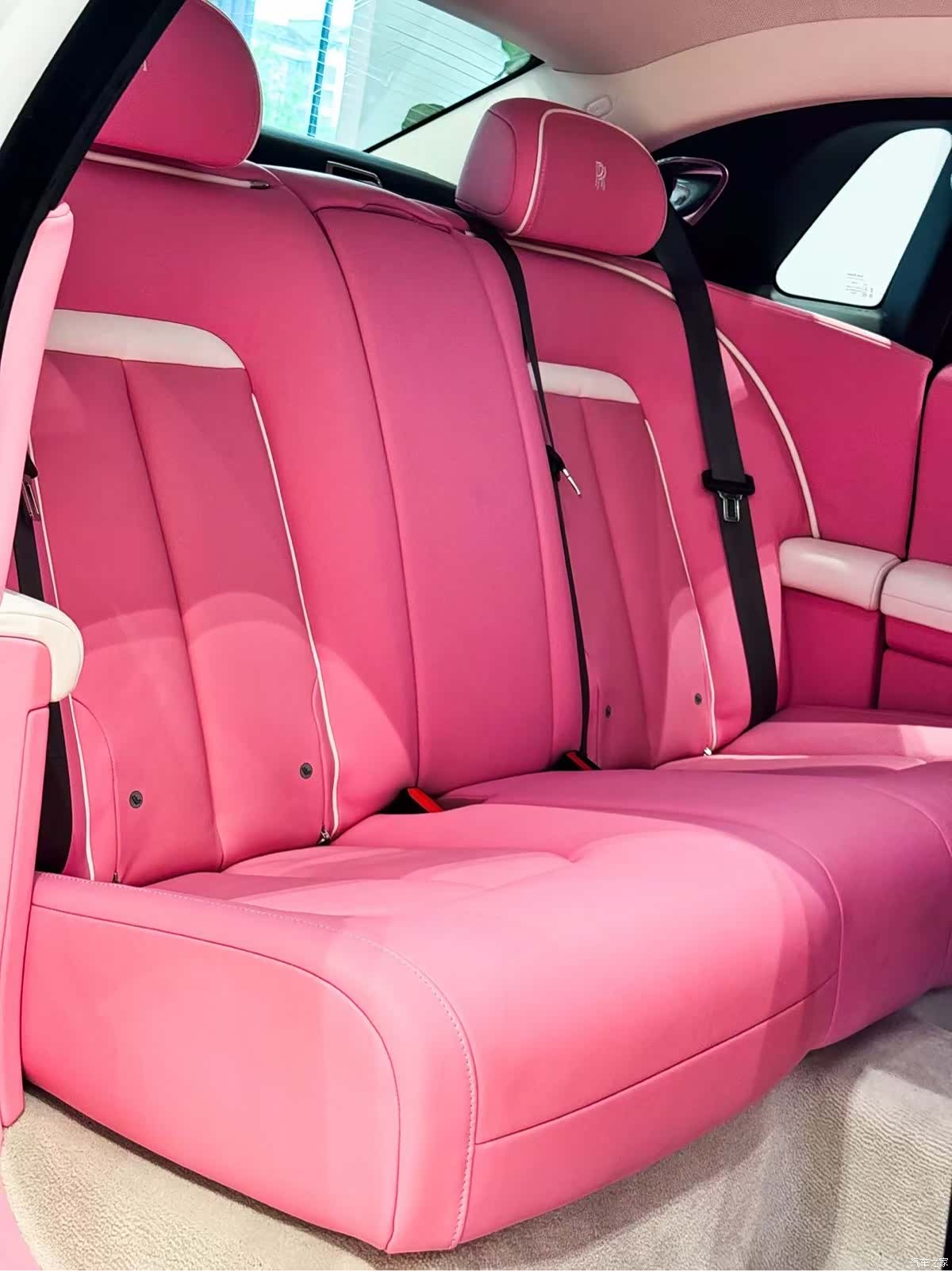 Rolls-Royce Ghost, 2024 14
