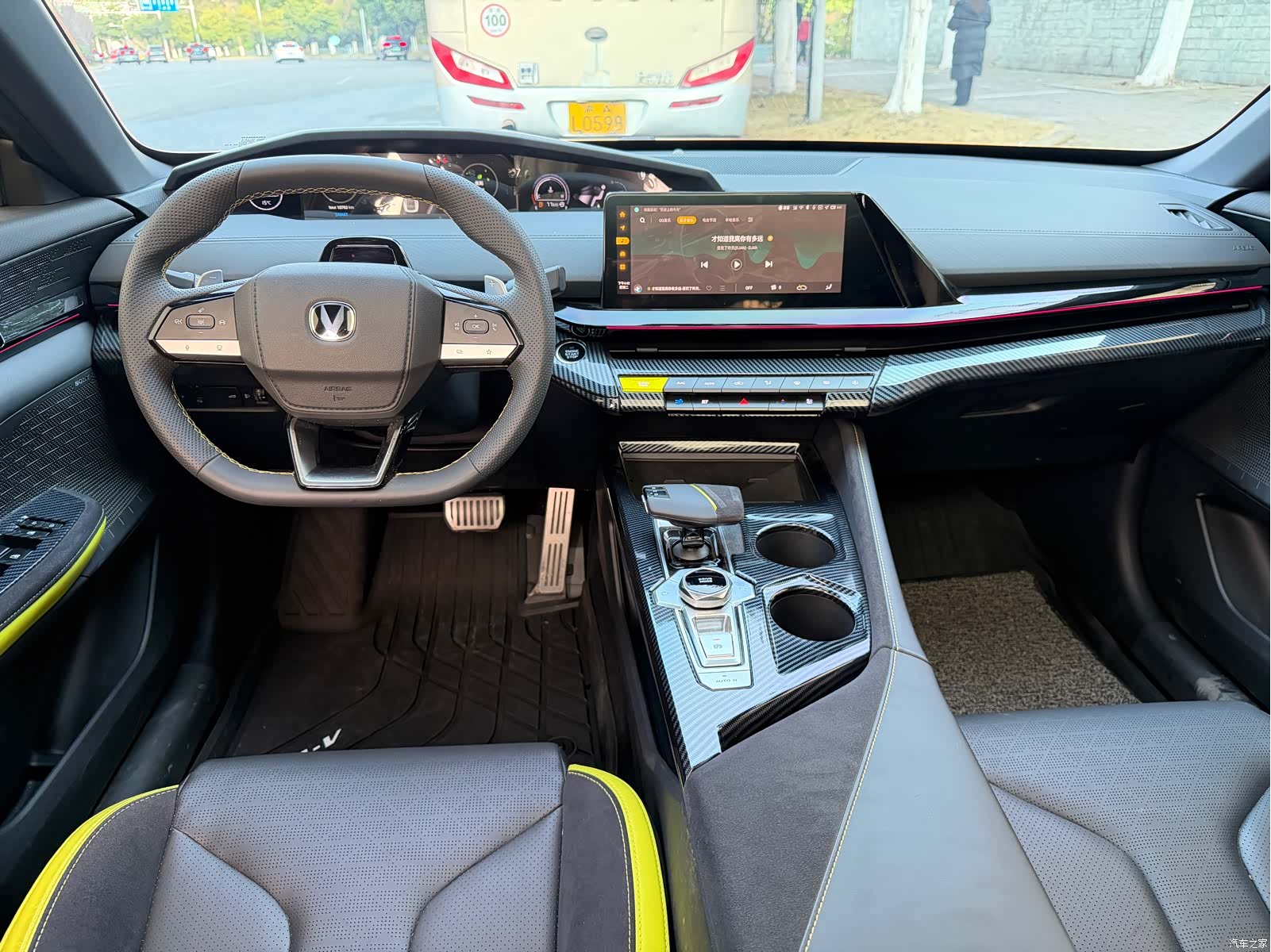 Changan UNI-V, 2023 9