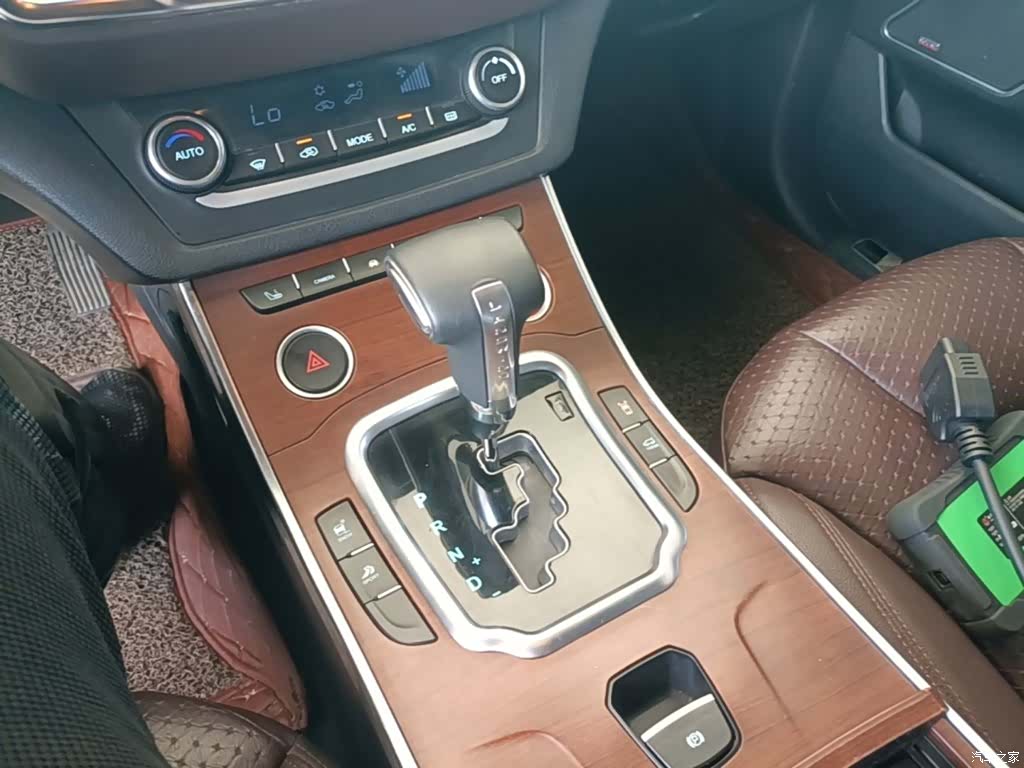 Landwind X7, 2015 14