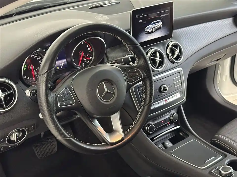 Mercedes-Benz GLA