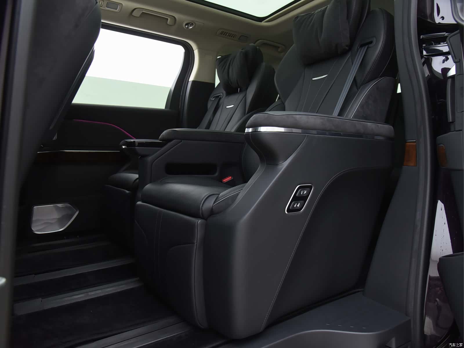 Hongqi HQ9, 2024 7