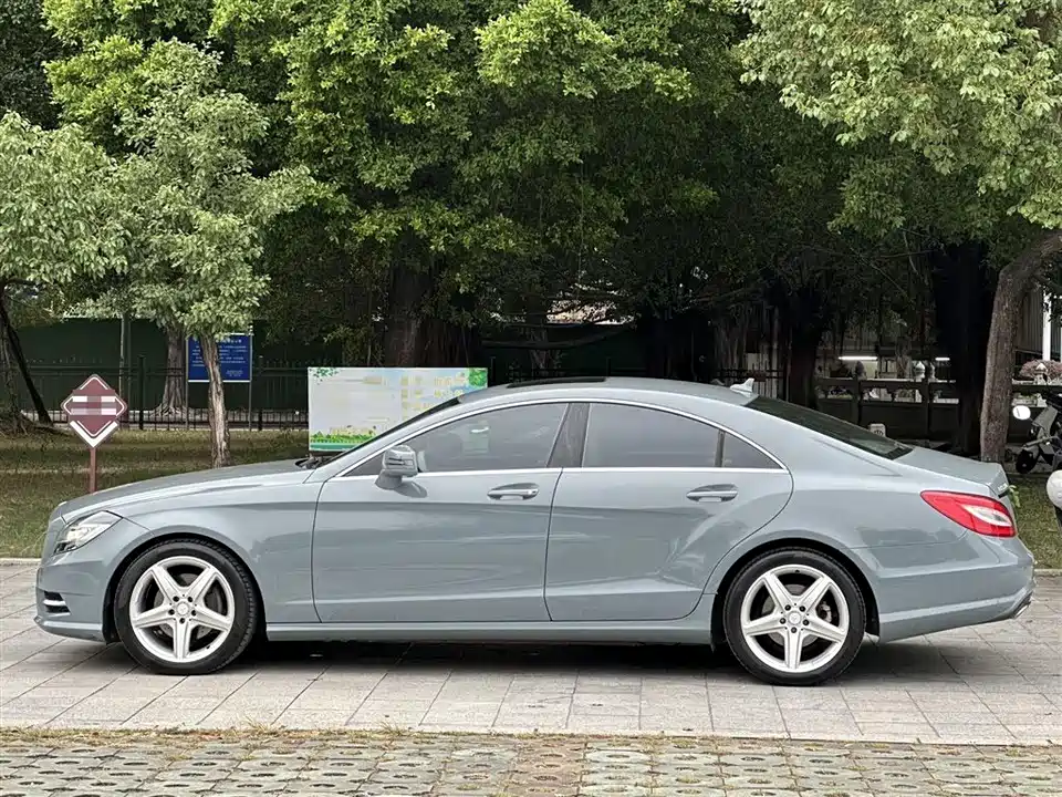 Mercedes-Benz CLS
