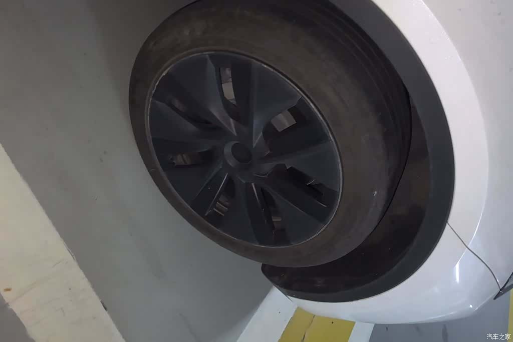 Tesla Model Y, 2023 6