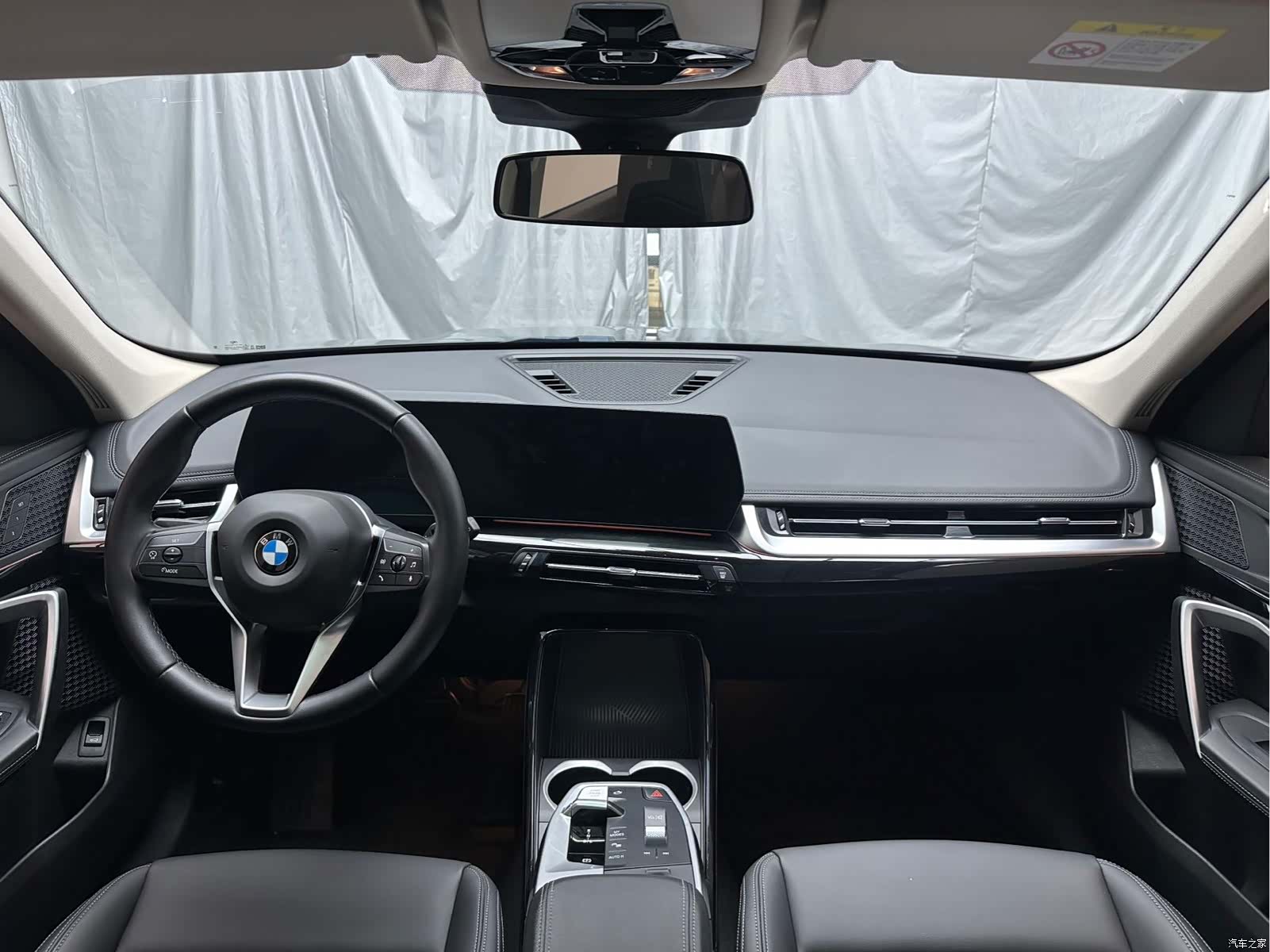 BMW X1, 2023 все фото