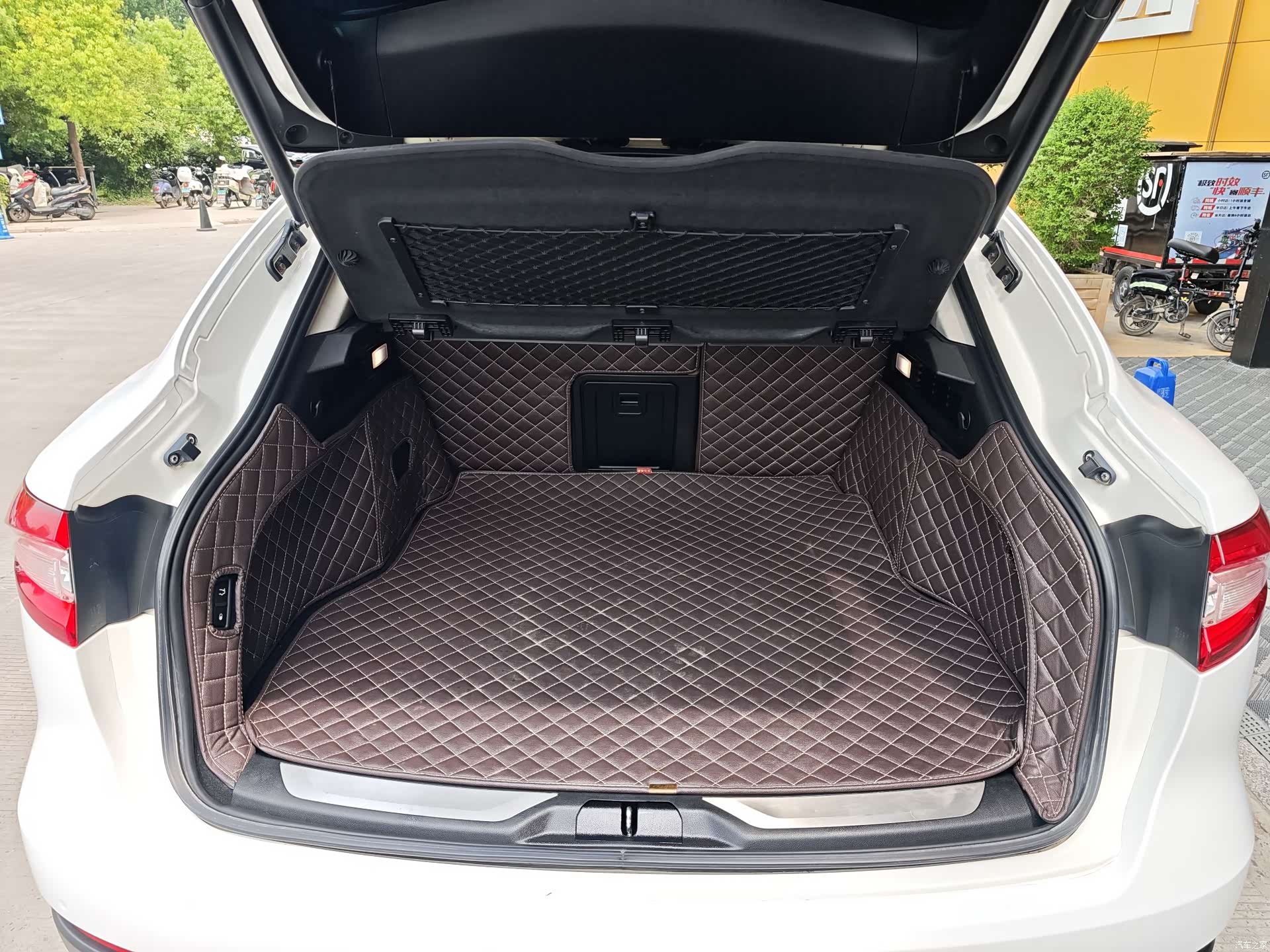 Maserati Levante, 2017 10