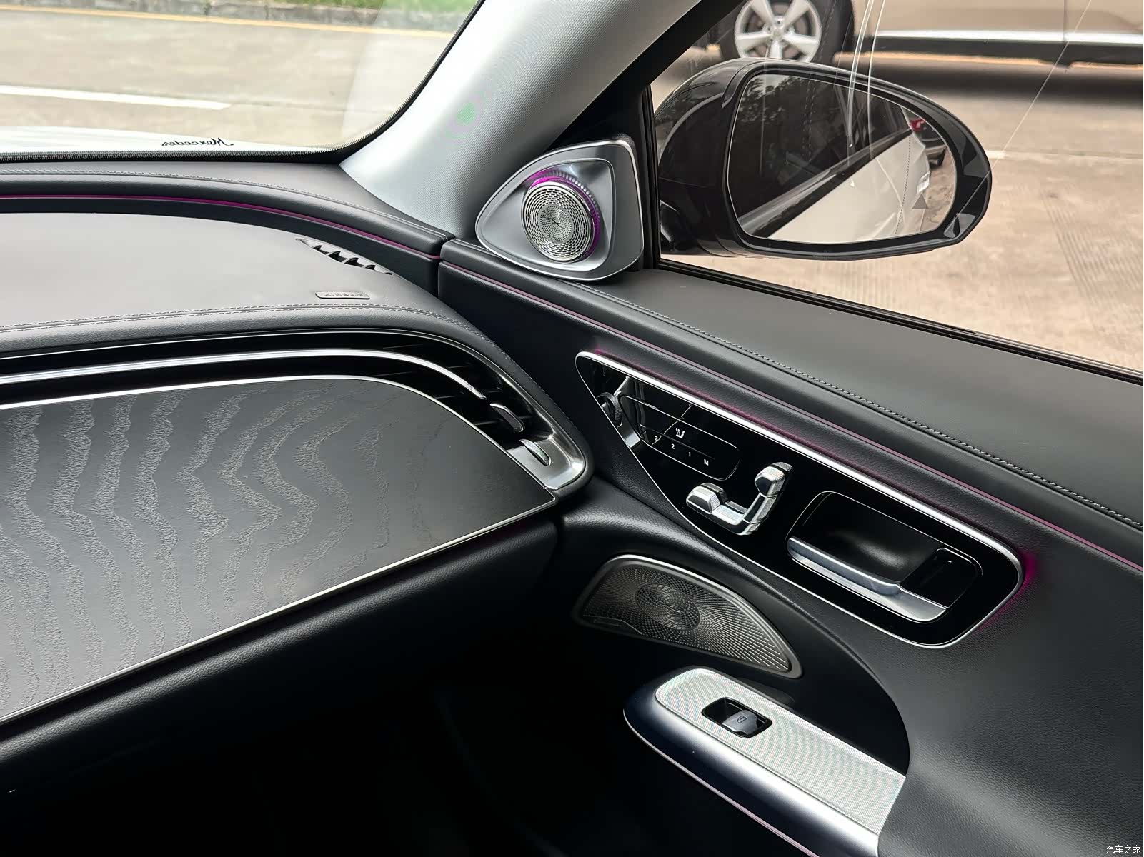 Mercedes-Benz E-Class, 2024 20