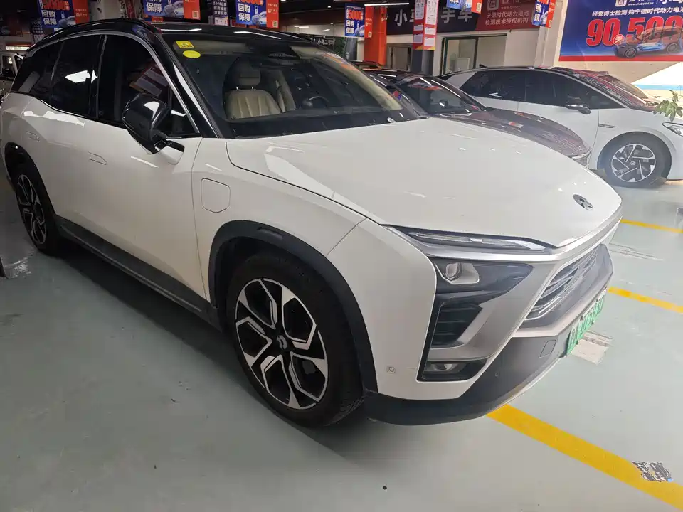 NIO ES8