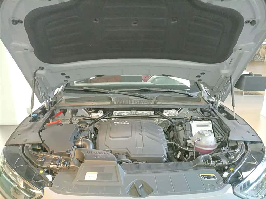Audi Q5L, 2025 16