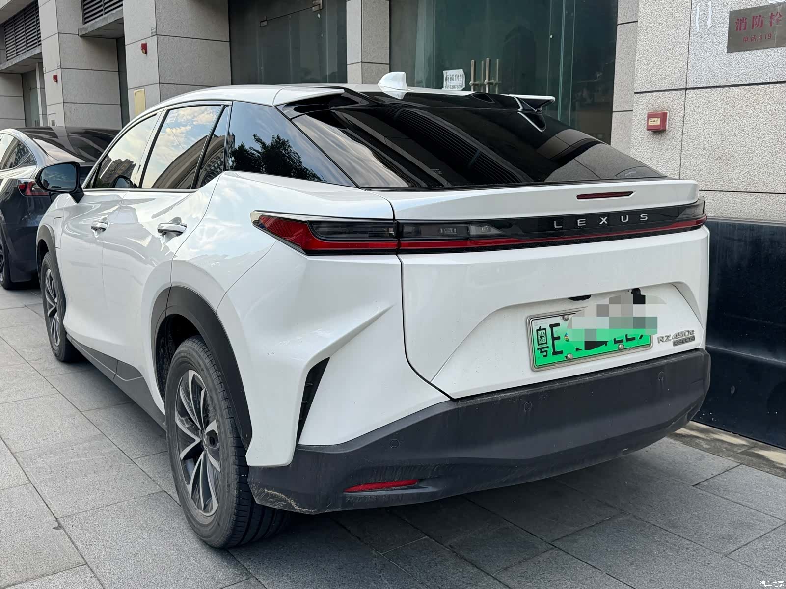 Lexus RZ, 2024 4