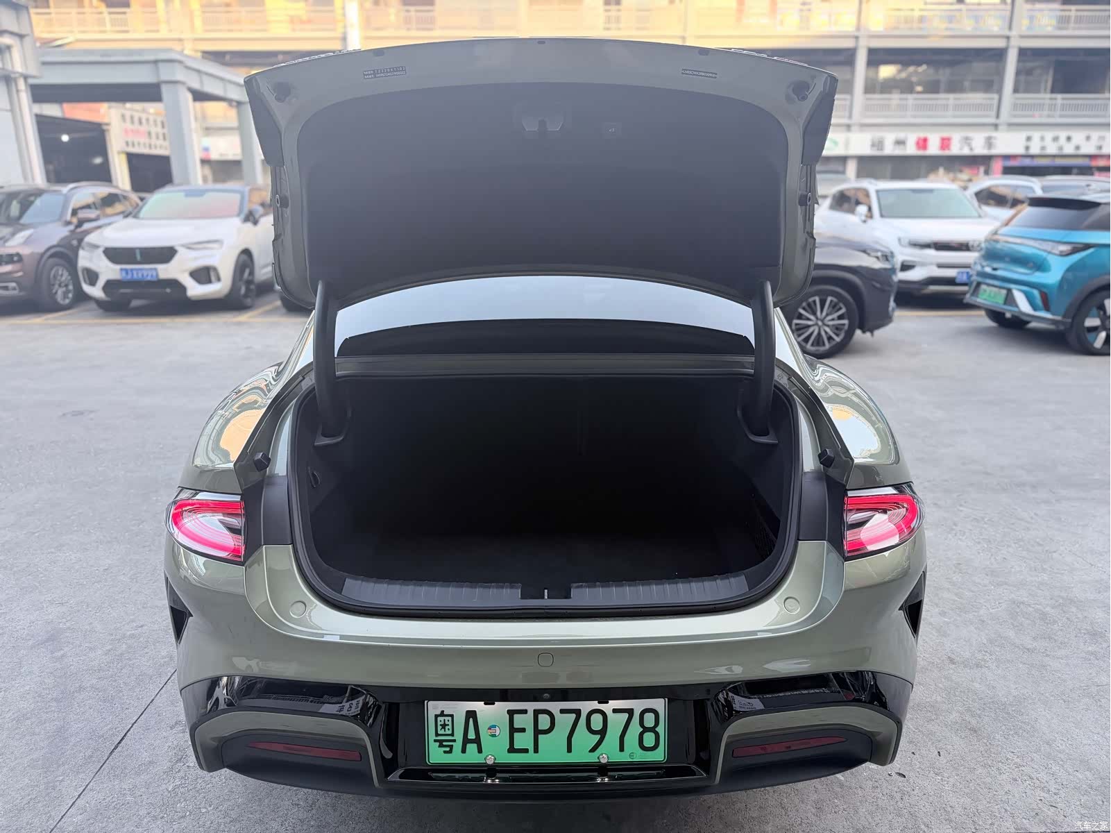 Xiaomi SU7, 2024 10