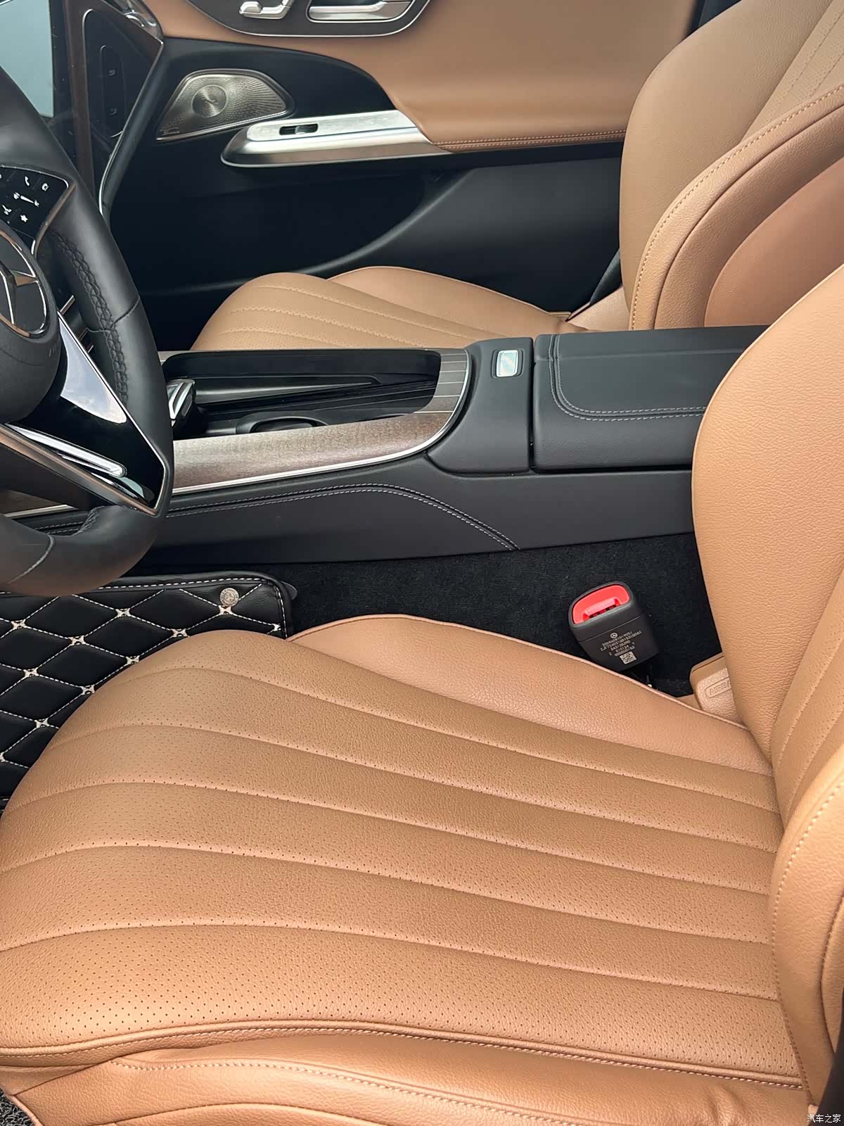 Mercedes-Benz E-Class, 2024 4