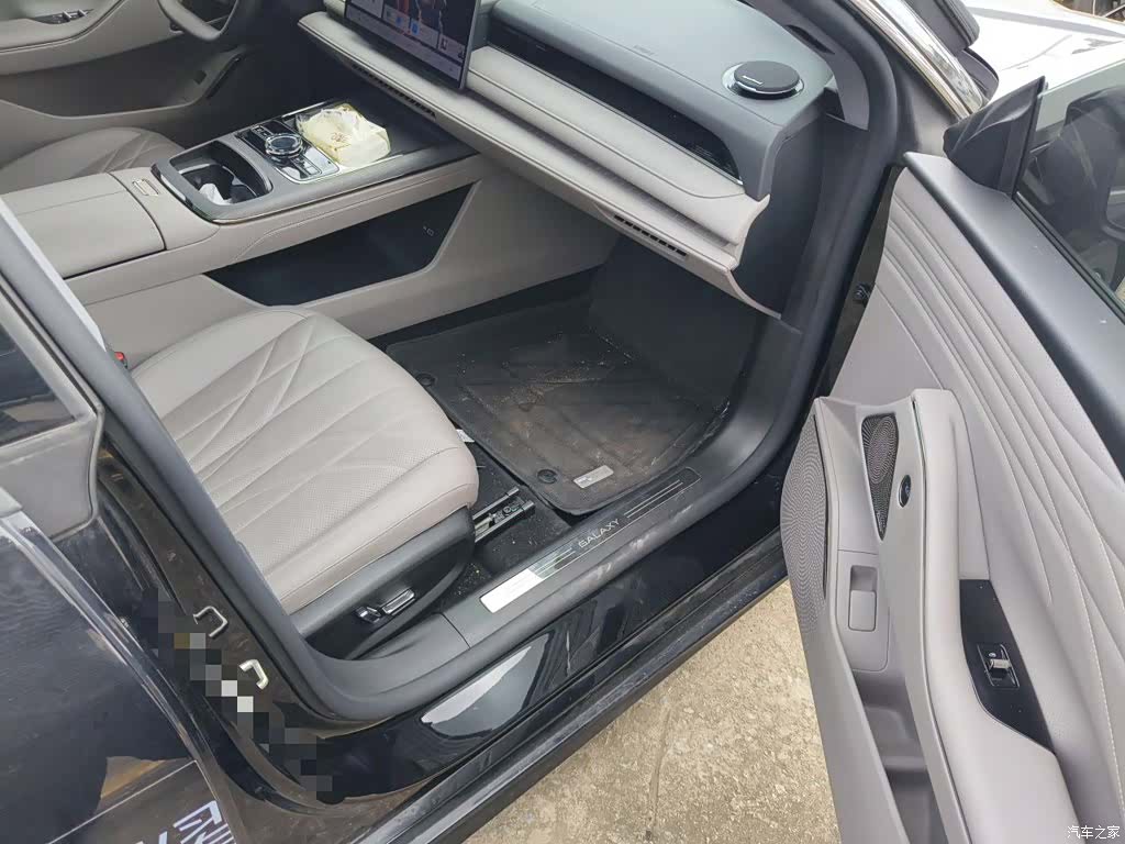 Geely 8, 2025 20