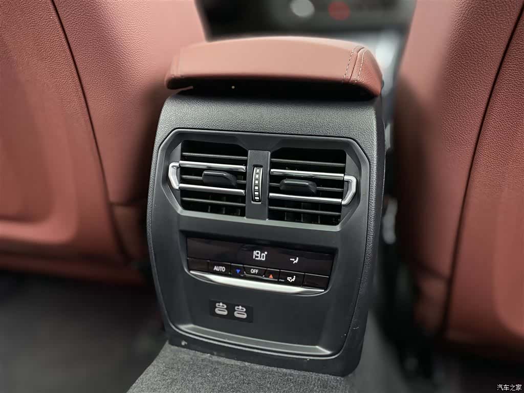 BMW 3 Series, 2025 21