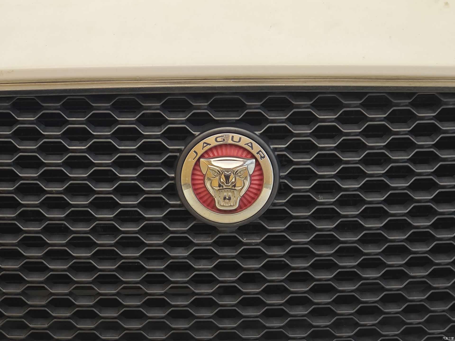 Jaguar F-PACE, 2018 3